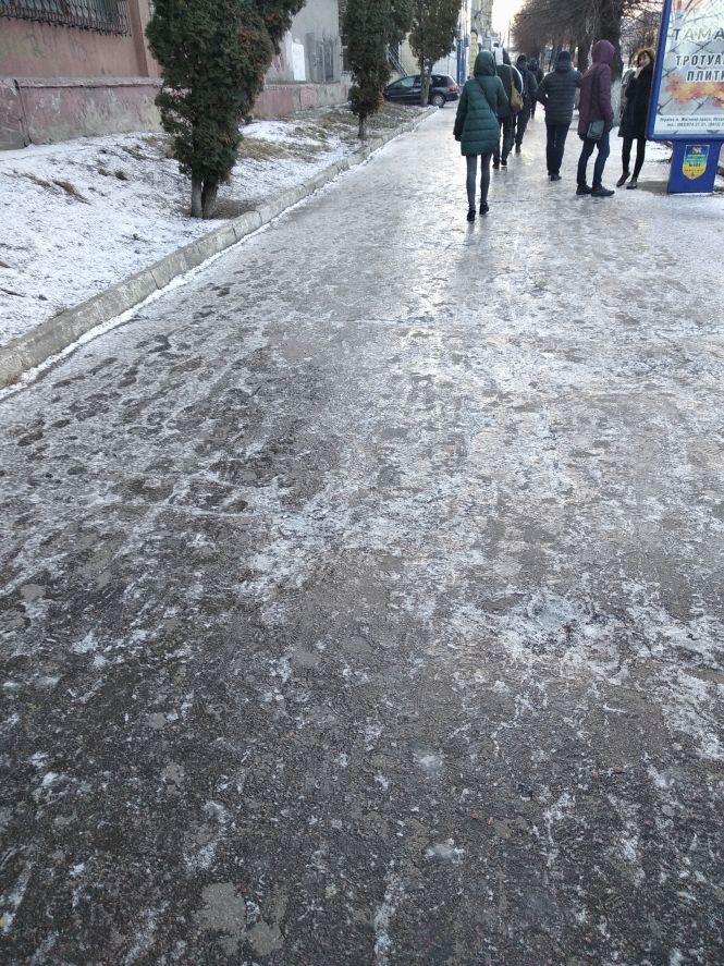 Новини Житомира - фото з Несподівана зима 23 січня: комунальники виявились не готові. ФОТО Несподівана зима 23 січня: комунальники виявились не готові. ФОТО, фото №2 на сайті 20minut.ua