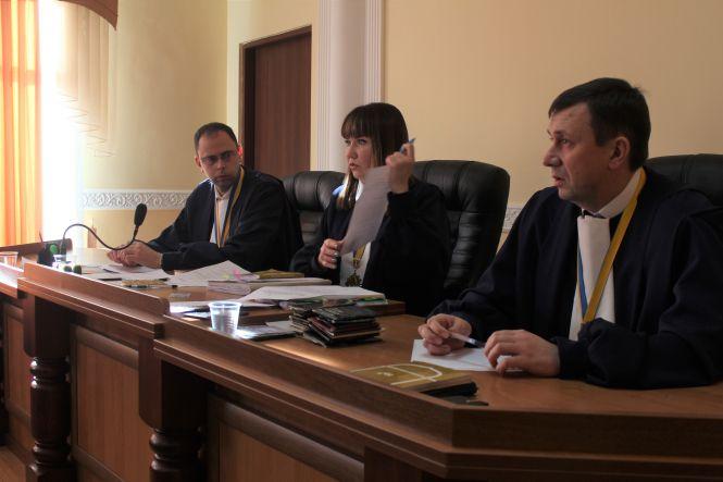 Новини Вінниці - фото з «Залиште все як є» Пільговики хочуть скасувати е-квиток у суді «Залиште все як є» Пільговики хочуть скасувати е-квиток у суді, фото №7 на сайті 20minut.ua