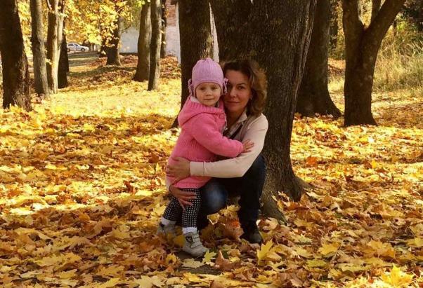 Новини Хмельницького - фото з “Машеньку немає у що одягнути”: хмельничанка Ірина та її троє дітей залишилися без даху над головою “Машеньку немає у що одягнути”: хмельничанка Ірина та її троє дітей залишилися без даху над головою, фото №2 на сайті vsim.ua