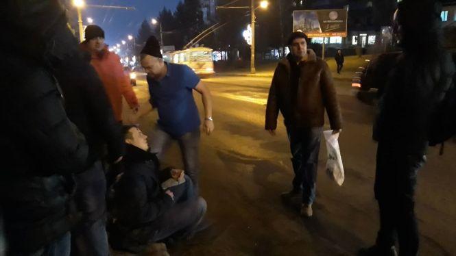 Новини Тернополя - фото з У Тернополі на пішохідному переході збили хлопця У Тернополі на пішохідному переході збили хлопця, фото №3 на сайті 20minut.ua