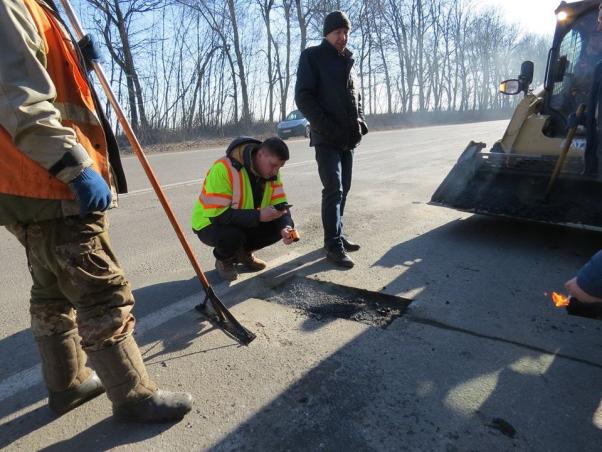 Новини Хмельницького - фото з На Хмельниччині ремонтують дороги за новою технологією (ФОТО) На Хмельниччині ремонтують дороги за новою технологією (ФОТО), фото №1 на сайті vsim.ua