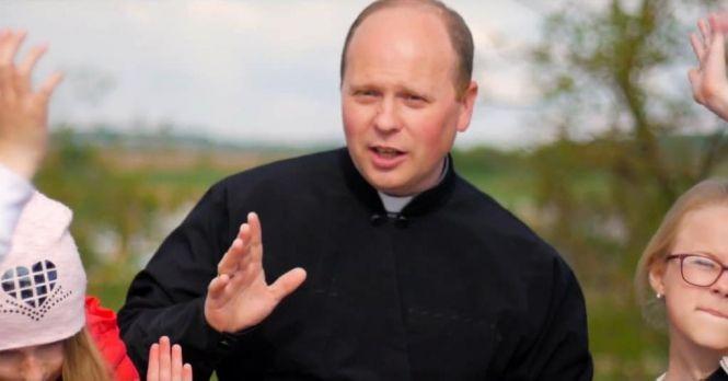 Новини Тернополя - фото з Церква в Instagram: як на Тернопільщині священник робить щоденну онлайн-трансляцію молитви Церква в Instagram: як на Тернопільщині священник робить щоденну онлайн-трансляцію молитви, фото №3 на сайті 20minut.ua