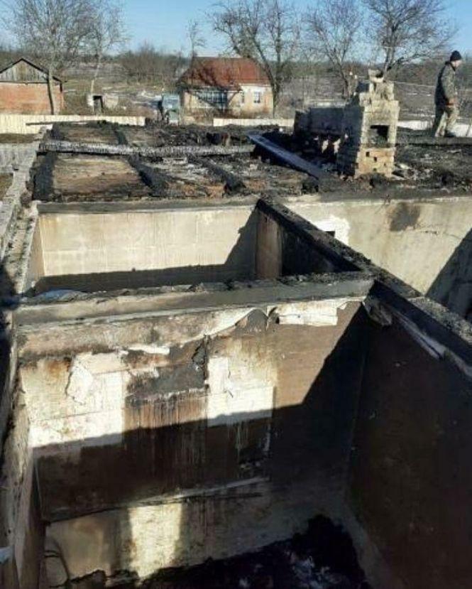 Новини Вінниці - фото з "20 років життя знищено": на Вінничині у святвечір згорів будинок сім’ї Іщенко "20 років життя знищено": на Вінничині у святвечір згорів будинок сім’ї Іщенко, фото №2 на сайті 20minut.ua