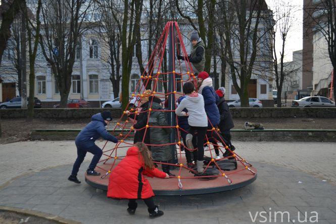 Чому затримується ремонт дитячого майданчика у сквері Шевченка, фото №6 на сайті vsim.ua