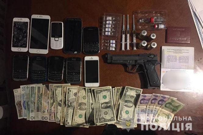 Новини Тернополя - фото з Гучна справа наркоторговців, серед яких і власник спортклубу: можуть відпустити під заставу Гучна справа наркоторговців, серед яких і власник спортклубу: можуть відпустити під заставу, фото №1 на сайті 20minut.ua