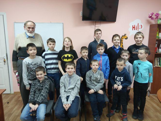 Вінницький шаховий композитор Микола Пархоменко дав майстер-клас юним «романтикам» королівської гри, фото №4 на сайті 20minut.ua