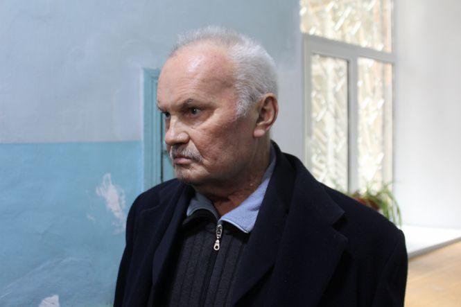 Новини Вінниці - фото з Нарешті з’явився – обвинуваченого у вбивстві собаки привели до суду примусово Нарешті з’явився – обвинуваченого у вбивстві собаки привели до суду примусово, фото №10 на сайті 20minut.ua
