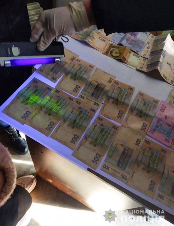 Спіймали жінку, яка вимагала гроші за успішну здачу іспиту та отримання водійського посвідчення, фото №2 на сайті 20minut.ua