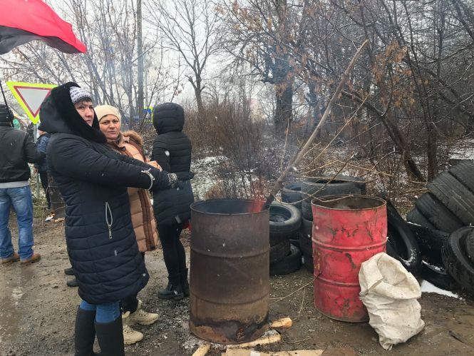 На Вінниччині люди знову перекрили дорогу. Де та чому?, фото №2 на сайті 20minut.ua