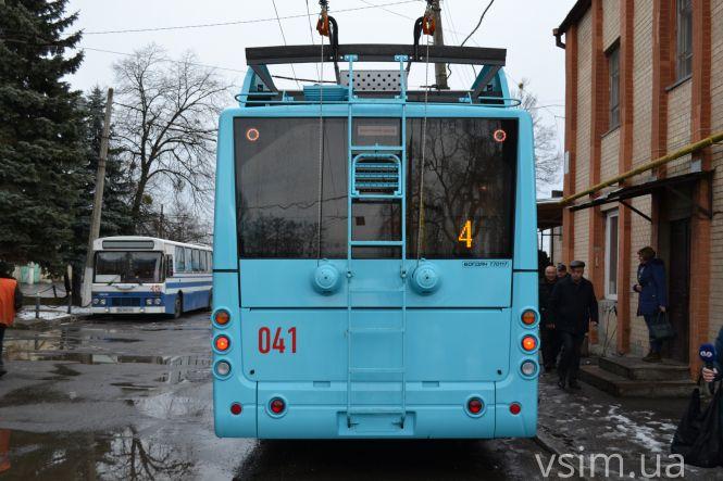 Новини Хмельницького - фото з У Хмельницькому показали нові тролейбуси за 48 мільйонів (ФОТО, ВІДЕО) У Хмельницькому показали нові тролейбуси за 48 мільйонів (ФОТО, ВІДЕО), фото №6 на сайті vsim.ua