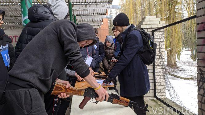 Новини Хмельницького - фото з Юшка з червоної риби та бутерброди з салом: у Хмельницькому героїв Крут вшанували по-новому Юшка з червоної риби та бутерброди з салом: у Хмельницькому героїв Крут вшанували по-новому, фото №11 на сайті vsim.ua