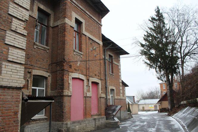 Компания ЖЕО выехала из исторической усадьбы в центре Винницы (Фото) 2 48d3d0c1aa7d4da0d574ad9a55515e10b9569467
