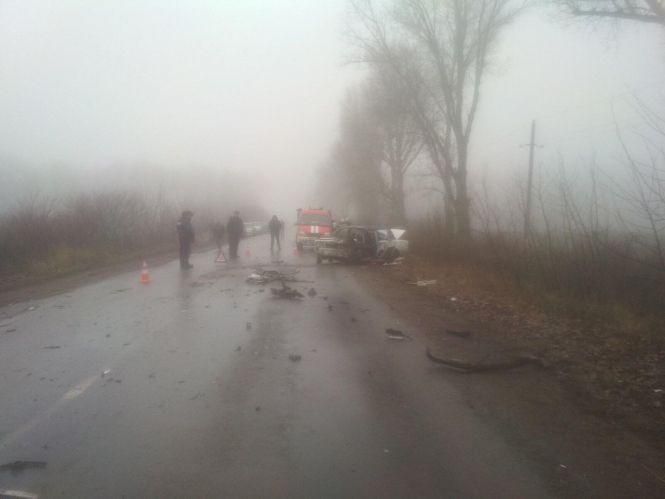 Новини Вінниці - фото з Результат зіткнення з вантажівкою: тіло водія ВАЗу діставали рятувальники Результат зіткнення з вантажівкою: тіло водія ВАЗу діставали рятувальники, фото №2 на сайті 20minut.ua