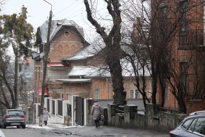 Новини Вінниці - фото з Будівлі, які раніше займав «ЖЕО», підуть під приватизацію. Крім дому Новінського Будівлі, які раніше займав «ЖЕО», підуть під приватизацію. Крім дому Новінського, фото №3 на сайті 20minut.ua