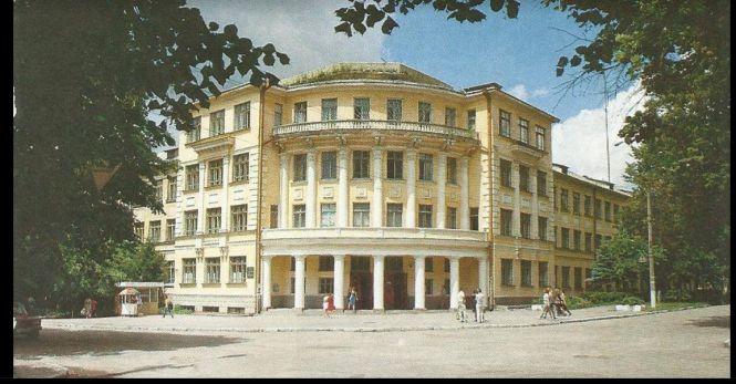 Новини Вінниці - фото з Вінниця потопає у зелені: підбірка фото міста 23 роки тому Вінниця потопає у зелені: підбірка фото міста 23 роки тому, фото №20 на сайті 20minut.ua