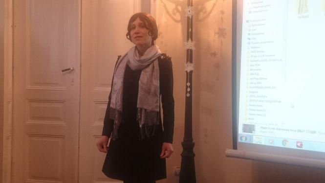 Новини Тернополя - фото з У бібліотеці-музеї "Літературне Тернопілля" показали три нових відеокліпи тернопільських митців У бібліотеці-музеї "Літературне Тернопілля" показали три нових відеокліпи тернопільських митців, фото №1 на сайті 20minut.ua