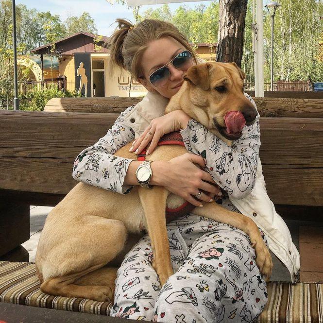 Новини Вінниці - фото з Як насправді потрібно любити собак — показала Яна Глущенко з «Дизель Шоу» Як насправді потрібно любити собак — показала Яна Глущенко з «Дизель Шоу», фото №2 на сайті 20minut.ua