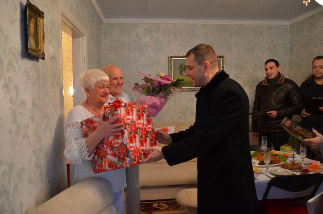 Новини Тернополя - фото з Пара з Тернопільщини відсвяткувала діамантове весілля і поділилася секретами щасливого життя Пара з Тернопільщини відсвяткувала діамантове весілля і поділилася секретами щасливого життя, фото №5 на сайті 20minut.ua