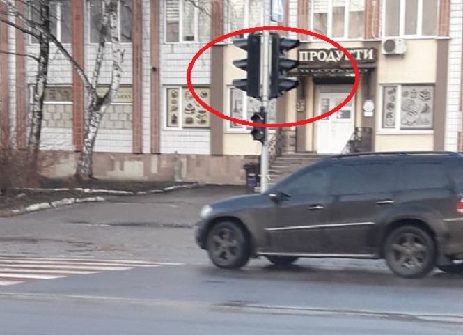 Новини Тернополя - фото з Два тижні не працює світлофор на «смертельному переході», а служби футболять людей. Чому? Два тижні не працює світлофор на «смертельному переході», а служби футболять людей. Чому?, фото №1 на сайті 20minut.ua