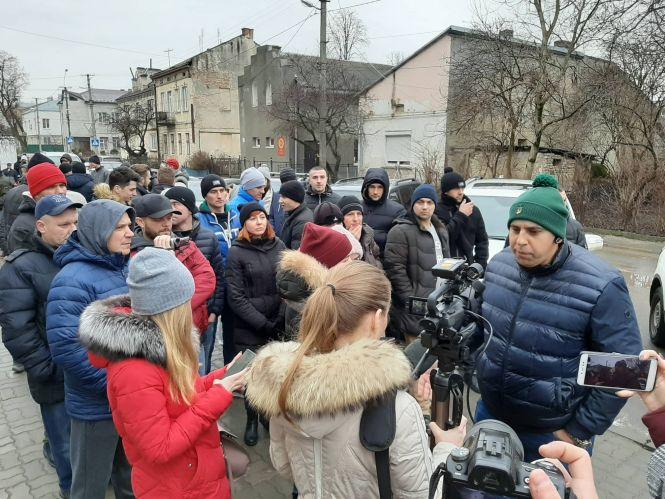 Новини Тернополя - фото з "Не хочемо, щоб діти сходили з розуму і вмирали!" Протестують проти звільнення наркоторговців "Не хочемо, щоб діти сходили з розуму і вмирали!" Протестують проти звільнення наркоторговців, фото №3 на сайті 20minut.ua