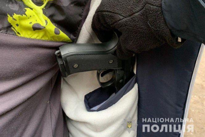 Новини Вінниці - фото з Стрілянина на Вишеньці: п’яного та накуреного вінничанина затримали поліцейські Стрілянина на Вишеньці: п’яного та накуреного вінничанина затримали поліцейські, фото №1 на сайті 20minut.ua