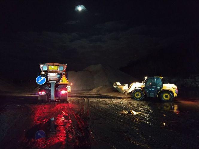 Новини Хмельницького - фото з Бій з ожеледицею. Яка ситуація на дорогах Хмельниччини Бій з ожеледицею. Яка ситуація на дорогах Хмельниччини, фото №1 на сайті vsim.ua