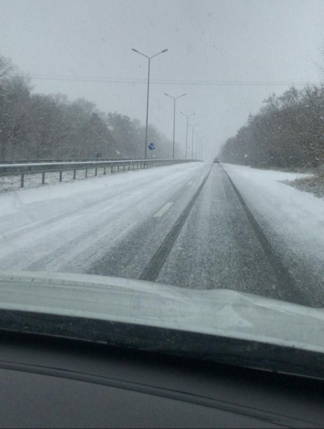 Новини Житомира - фото з Вхурделило: поліція попереджає про ожеледицю та сніг на дорозі Київ - Чоп Вхурделило: поліція попереджає про ожеледицю та сніг на дорозі Київ - Чоп, фото №1 на сайті 20minut.ua