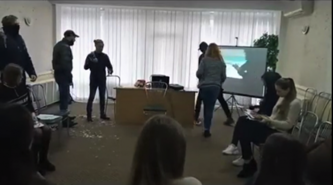 Навіщо націоналісти зірвали тренінг для журналістів на ЛГБТ-тематику, фото №3 на сайті 20minut.ua