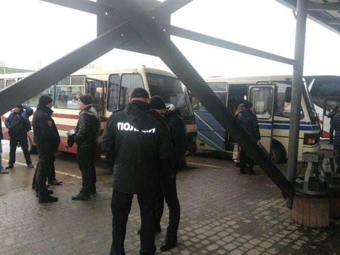 Відмовився везти дітей з багатодітної сім'ї: хамовитим водієм з Тернопільщини тепер займатиметься поліція, фото №3 на сайті 20minut.ua
