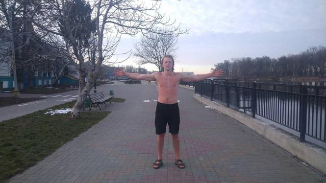 Новини Хмельницького - фото з Ряди хмельницьких “моржів” поповнилися: у босого Валентина з’явився друг у сандалях Ряди хмельницьких “моржів” поповнилися: у босого Валентина з’явився друг у сандалях, фото №2 на сайті vsim.ua