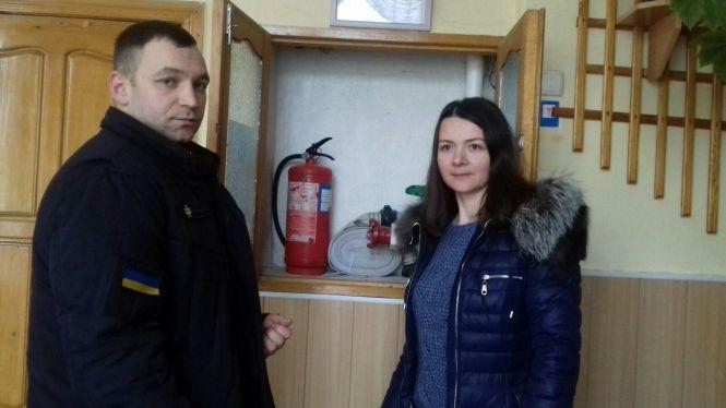 Новини Козятина - фото з Безпека: козятинські рятувальники перевіряють школи, лікарні, терцентри Безпека: козятинські рятувальники перевіряють школи, лікарні, терцентри, фото №3 на сайті 20minut.ua