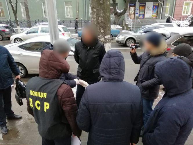 Новини Вінниці - фото з На хабарі спіймали депутата облради Олексія Бородія. Всі подробиці На хабарі спіймали депутата облради Олексія Бородія. Всі подробиці, фото №2 на сайті 20minut.ua