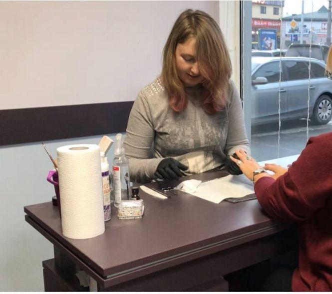 Одна пилочка та ножиці на всіх? Як у Тернополі роблять манікюр: ми перевірили. ЕКСКЛЮЗИВ "20 хвилин", фото №4 на сайті 20minut.ua