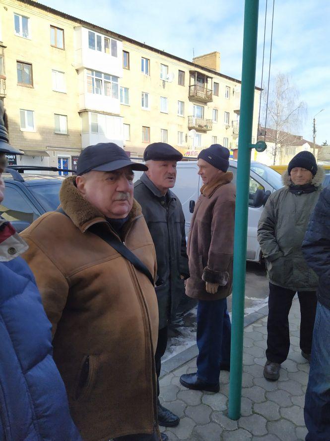 «Ця вода як нафта»: козятинчани пікетували під міською радою через підвищення цін на воду, фото №2 на сайті 20minut.ua