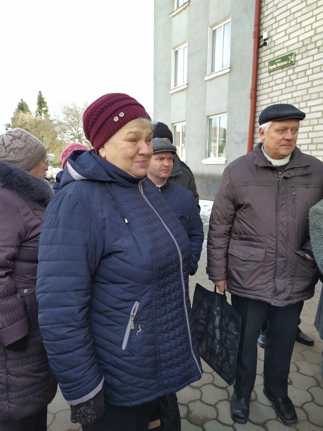 «Ця вода як нафта»: козятинчани пікетували під міською радою через підвищення цін на воду, фото №6 на сайті 20minut.ua