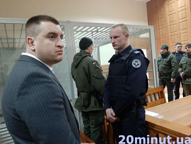 Новини Тернополя - фото з 17 років тюрми на двох – за смерть 20-річного Віталія Гнатишина, якого вбили біля "Алюру" 17 років тюрми на двох – за смерть 20-річного Віталія Гнатишина, якого вбили біля "Алюру", фото №3 на сайті 20minut.ua
