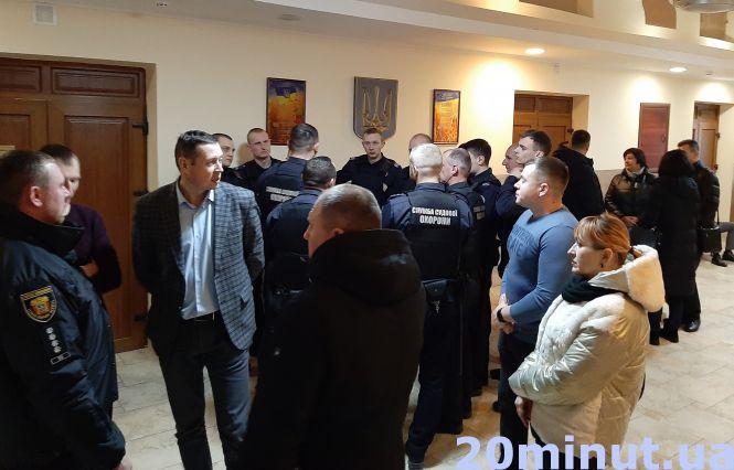 Новини Тернополя - фото з 17 років тюрми на двох – за смерть 20-річного Віталія Гнатишина, якого вбили біля "Алюру" 17 років тюрми на двох – за смерть 20-річного Віталія Гнатишина, якого вбили біля "Алюру", фото №2 на сайті 20minut.ua