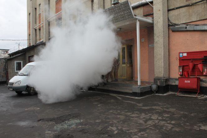 Новини Вінниці - фото з Шумно потренувалися. Бунт у тюрмі виявився антитерористичним навчанням силовиків Шумно потренувалися. Бунт у тюрмі виявився антитерористичним навчанням силовиків, фото №3 на сайті 20minut.ua