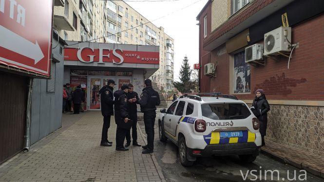 Новини Хмельницького - фото з “Або ти звідси заберешся, або тебе звідси винесуть”: хмельничани повідомляють про підпільний гральний заклад на Проскурівській “Або ти звідси заберешся, або тебе звідси винесуть”: хмельничани повідомляють про підпільний гральний заклад на Проскурівській, фото №9 на сайті vsim.ua
