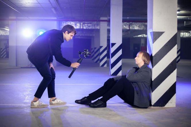 Новини Вінниці - фото з «Співаю «під чарочку» як Поплавський». Дмитро Нікітін про кліп на хіт 90-х «Отпусти меня» «Співаю «під чарочку» як Поплавський». Дмитро Нікітін про кліп на хіт 90-х «Отпусти меня», фото №3 на сайті 20minut.ua