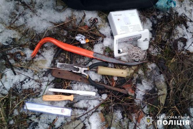 Новини Хмельницького - фото з Затримали зловмисника, який обікрав будинок у Хмельницькому (ФОТО) Затримали зловмисника, який обікрав будинок у Хмельницькому (ФОТО), фото №3 на сайті vsim.ua