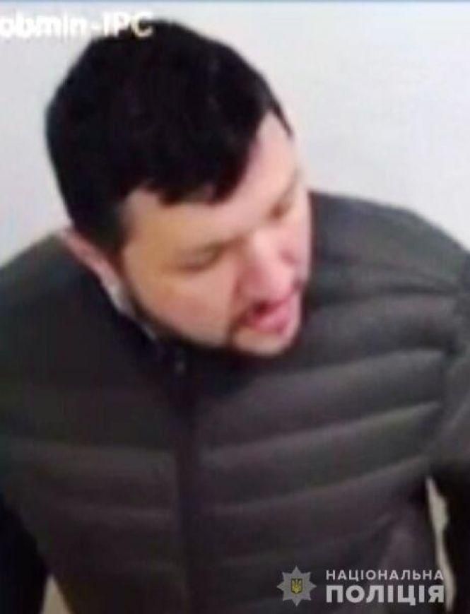 Новини Вінниці - фото з Вкрадені гроші в Feride Plaza: опублікували фото підозрюваного Вкрадені гроші в Feride Plaza: опублікували фото підозрюваного, фото №2 на сайті 20minut.ua