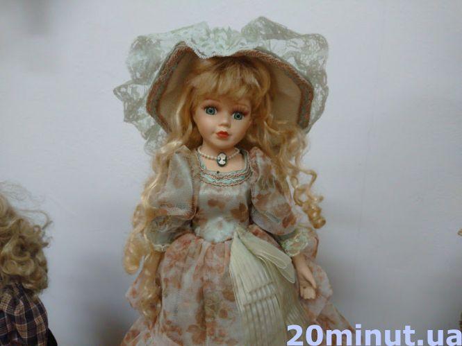 Новини Тернополя - фото з У колекції тернополянки Ольги Гондз понад 200 ляльок з усього світу (ФОТО) У колекції тернополянки Ольги Гондз понад 200 ляльок з усього світу (ФОТО), фото №8 на сайті 20minut.ua