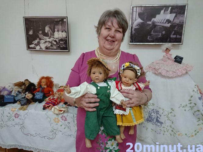 Новини Тернополя - фото з У колекції тернополянки Ольги Гондз понад 200 ляльок з усього світу (ФОТО) У колекції тернополянки Ольги Гондз понад 200 ляльок з усього світу (ФОТО), фото №6 на сайті 20minut.ua