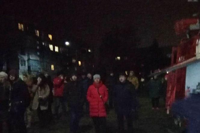 Пожежа у Хмельницькому: з п’ятиповерхівки евакуювали понад 40 людей (ФОТО, ВІДЕО), фото №1 на сайті vsim.ua