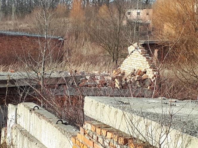 Новини Хмельницького - фото з У Хмельницькому на 12-річного хлопчика обвалився гараж. Він загинув на місці У Хмельницькому на 12-річного хлопчика обвалився гараж. Він загинув на місці, фото №2 на сайті vsim.ua