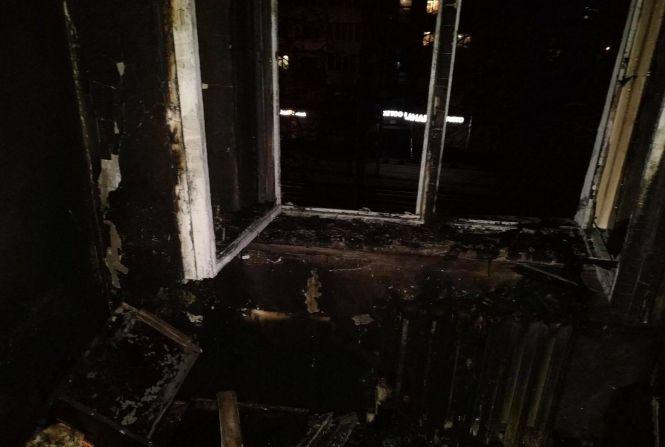 Смертельна пожежа на Вишеньці: 20 рятувальників гасили квартиру, фото №3 на сайті 20minut.ua