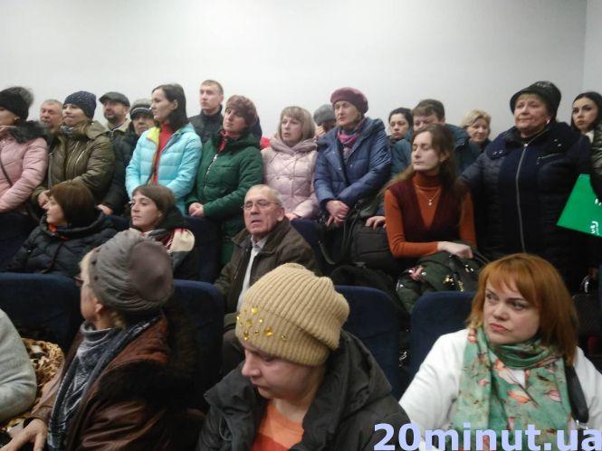 Новини Тернополя - фото з Жителі Микулинців і Конопківки приїхали на позачергову сесію обласної ради: що вимагають люди (оновлюється) Жителі Микулинців і Конопківки приїхали на позачергову сесію обласної ради: що вимагають люди (оновлюється), фото №1 на сайті 20minut.ua