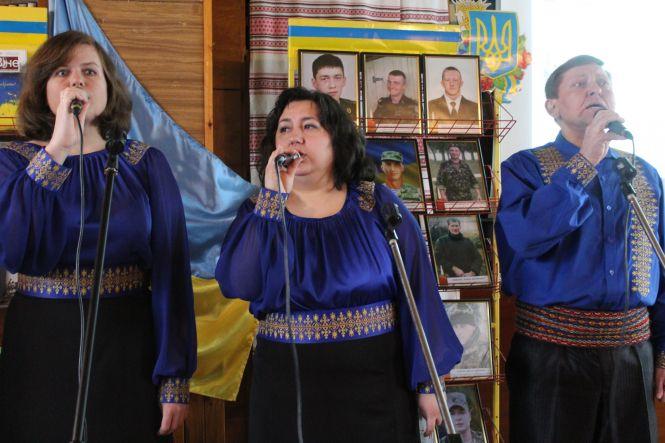 Новини Козятина - фото з Ніхто не забутий, ніщо не забуте: Вшанували пам’ять героїв Небесної сотні Ніхто не забутий, ніщо не забуте: Вшанували пам’ять героїв Небесної сотні, фото №3 на сайті 20minut.ua