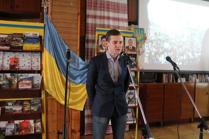 Новини Козятина - фото з Ніхто не забутий, ніщо не забуте: Вшанували пам’ять героїв Небесної сотні Ніхто не забутий, ніщо не забуте: Вшанували пам’ять героїв Небесної сотні, фото №6 на сайті 20minut.ua